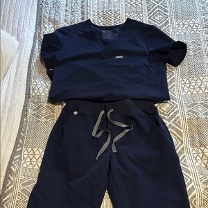 FIGS Navy Blue Scrub Set